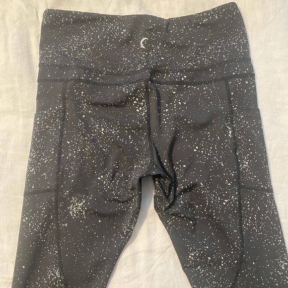 Zyia Black Reflective Light n Tight Hi-rise 24" Leggings Sz 8-10 - Picture 9 of 10